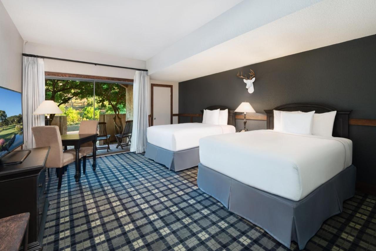 Queen Room with Two Queen Beds,1246107781:JPEG